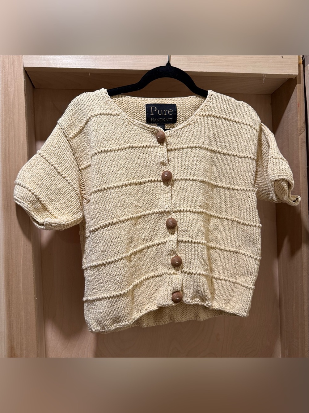 Pure Handknit Cream Short-Sleeve Button-Up Sweater Size M/L Great Condition ❤️